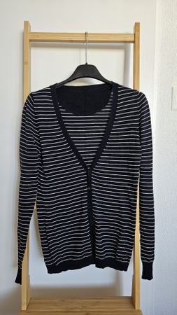 Female cardigan, size S. 