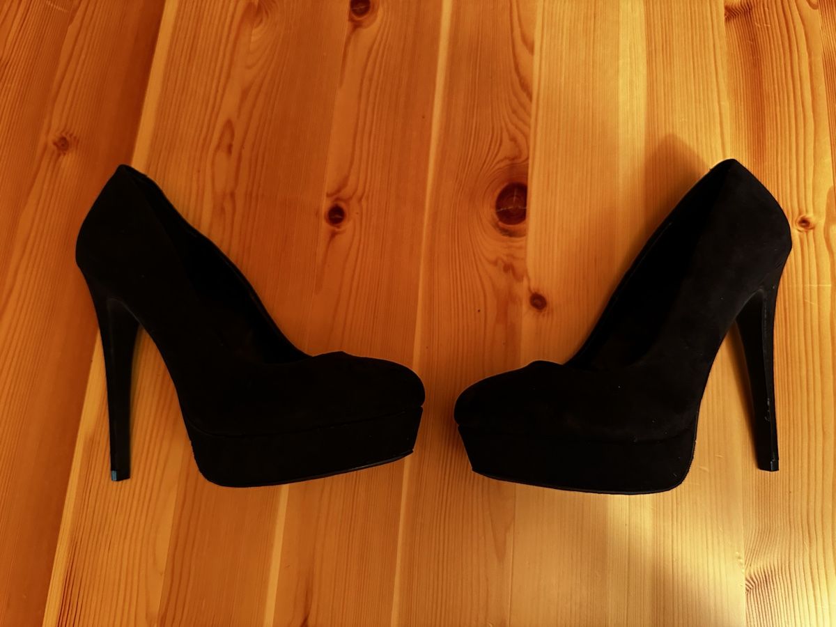 Scarpe da donna: Schwarze Pumps von Even&Odd, Grösse 38 – Usato da St.Moritz venduto da El_telemarco