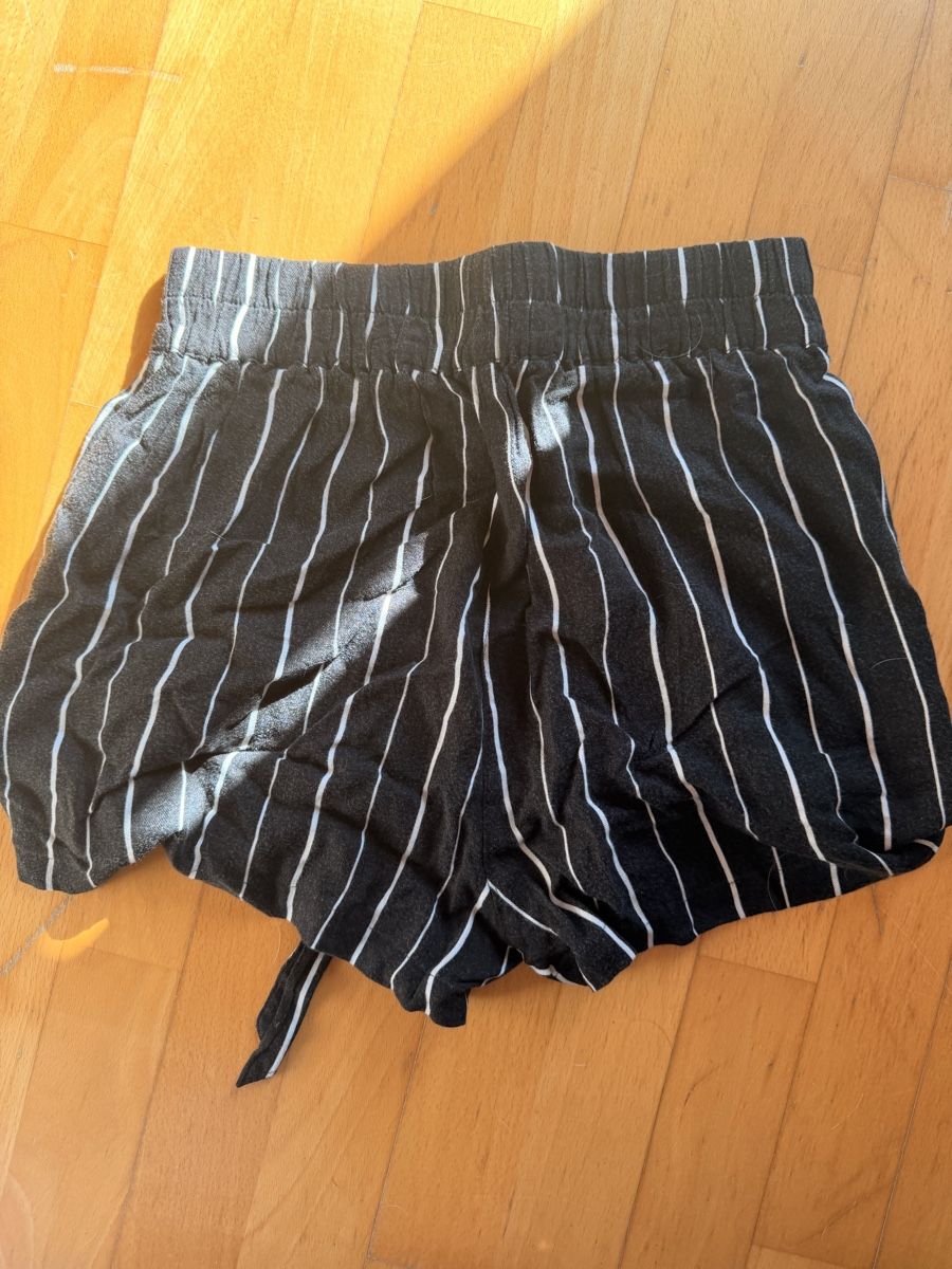 Tally Weijl Pantaloni: Short – Usato da Wavre venduto da ali_fyq9 1