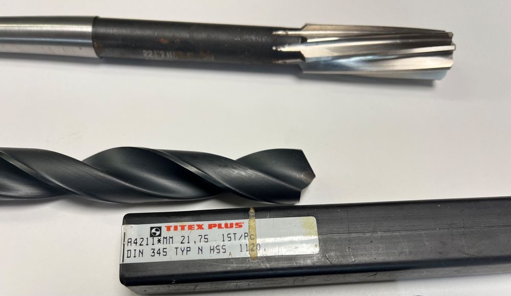 Tous les outils: Maschinenreibahle 22H7  Spiralbohrer 21.75   HSS – D'occasion à Untervaz par Xun 1