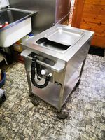 Professionelles Bain-Marie Warmhaltewagen von Beer Grill AG