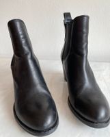Schwarze Lederstiefeletten mit Absatz, Gr. 41, Herbst-Look!