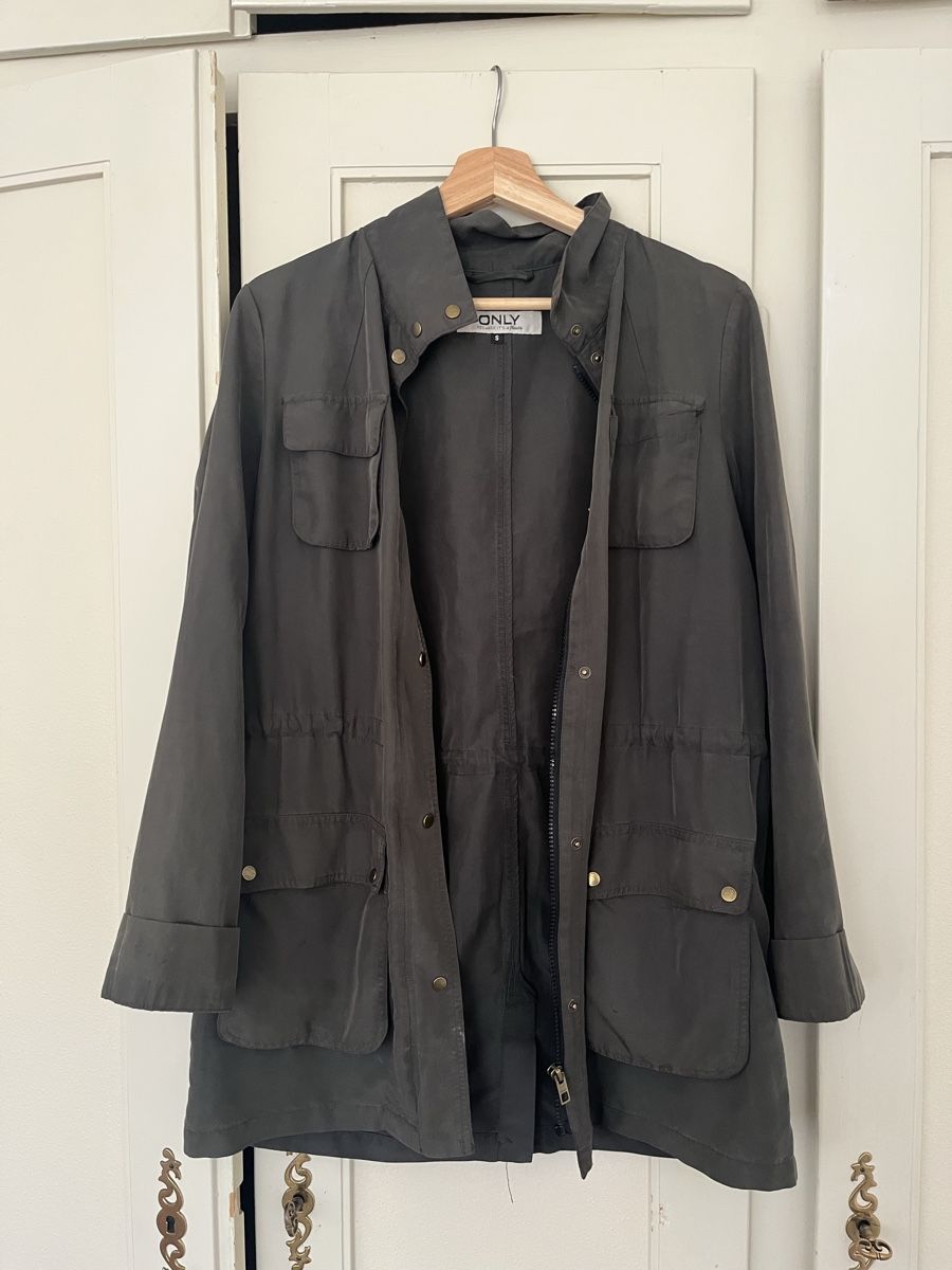 Jacken: Leichte Frühlingsjacke khaki – Gebraucht aus Zürich von bruni09