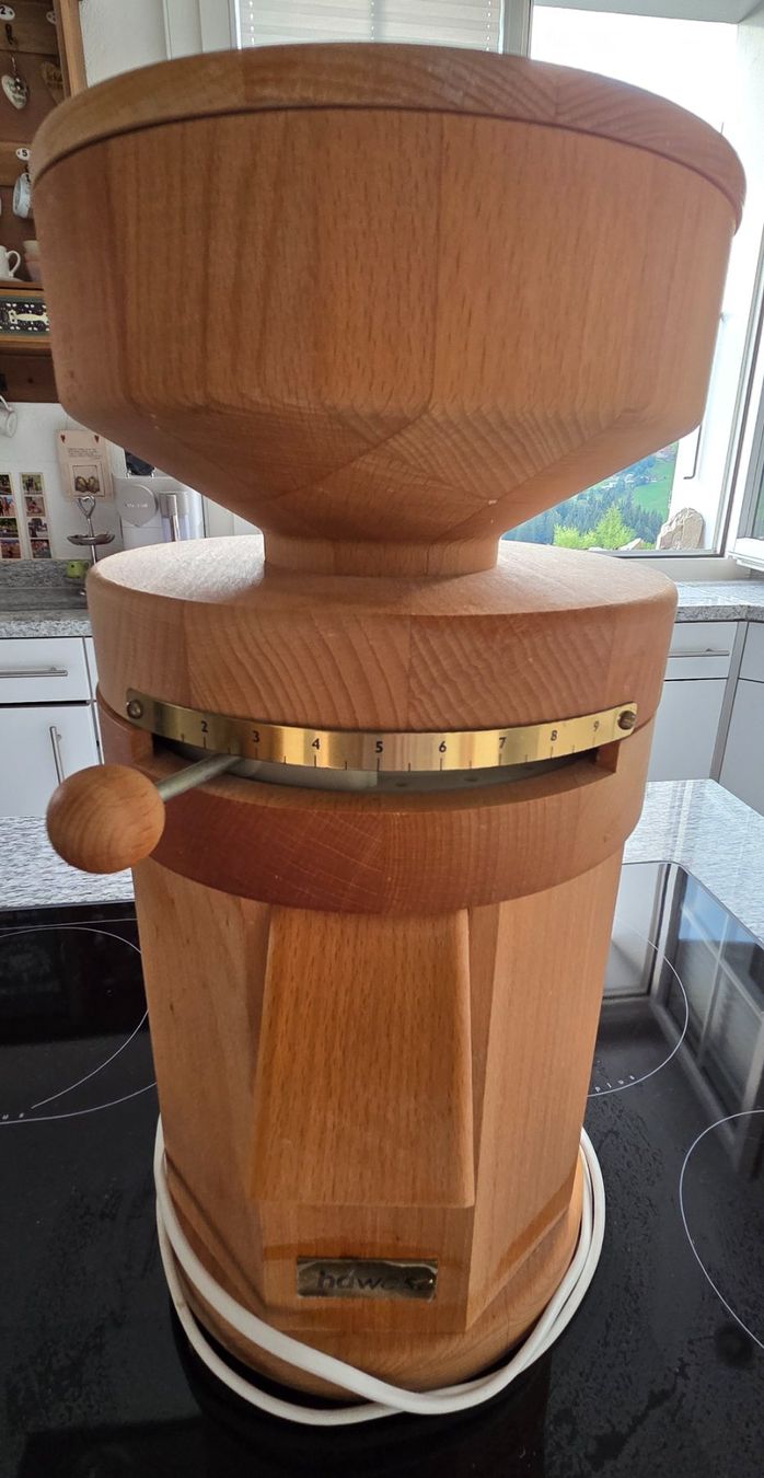 Elettrodomestici da cucina: Getreidemühle aus Holz – Usato da Oberiberg venduto da hunter94