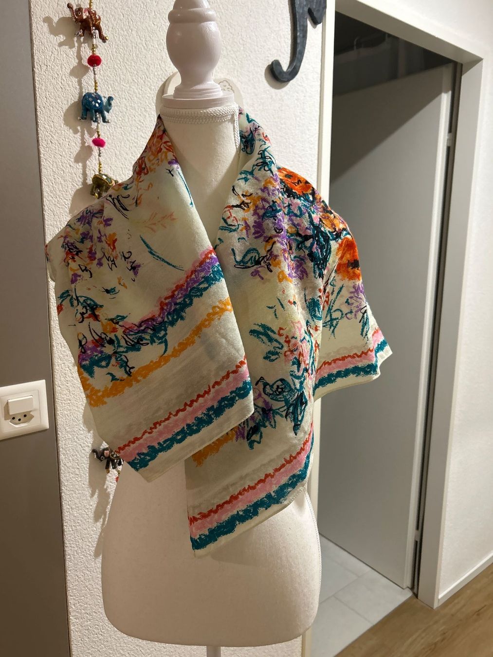 Foulard & Sciarpe: Foulard mit buntem Muster  ca. 86x86 cm – Usato da Brunnen venduto da Nala2929 1