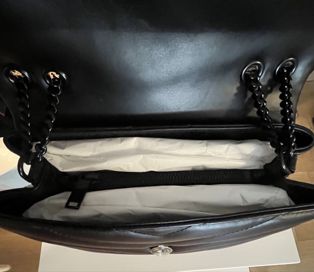Saint Laurent Borse da donna: Authentic Saint Laurent Loulou all black  – Nuovo (secondo la descrizione) da Zürich venduto da Kellly104 4