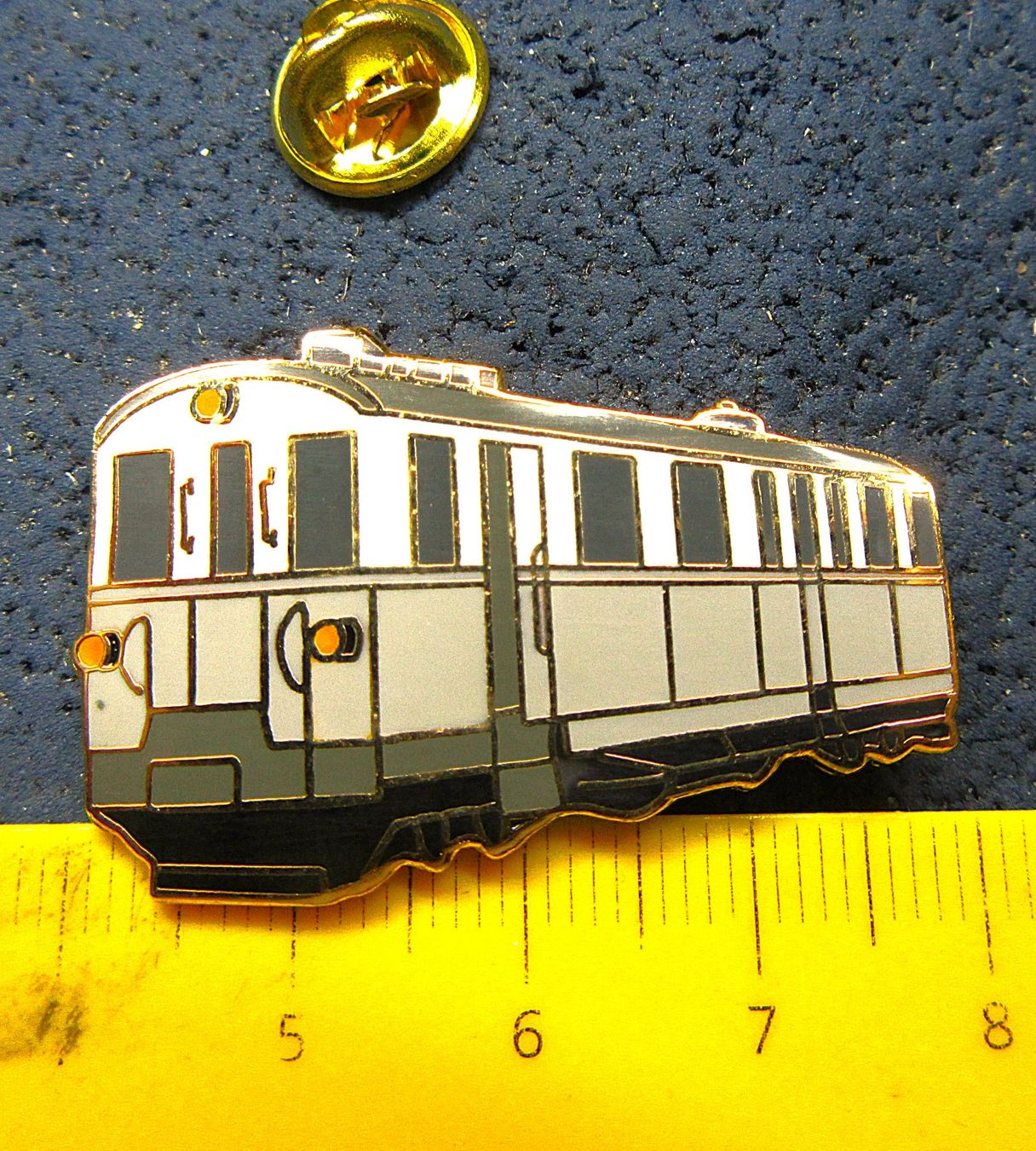 Swiss Placchette & Badge: BAHN SCHWEIZ PIN ENAMEL GOLDIG GROSS – Usato da Ettingen venduto da Hausi4711