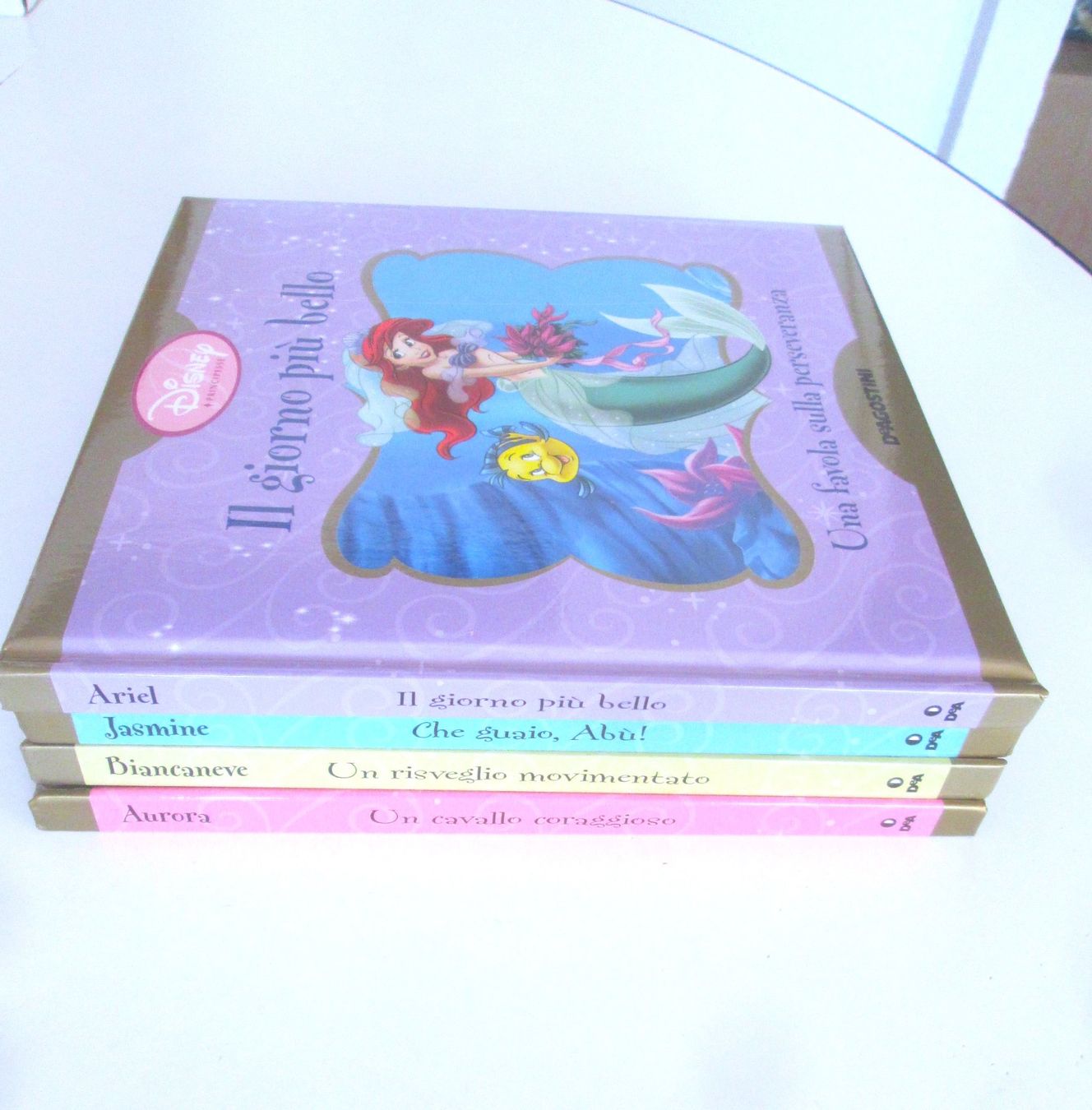 Libri: 4 neue Disney-Märchenbücher – Nuovo (secondo la descrizione) da Sementina venduto da babucia 1