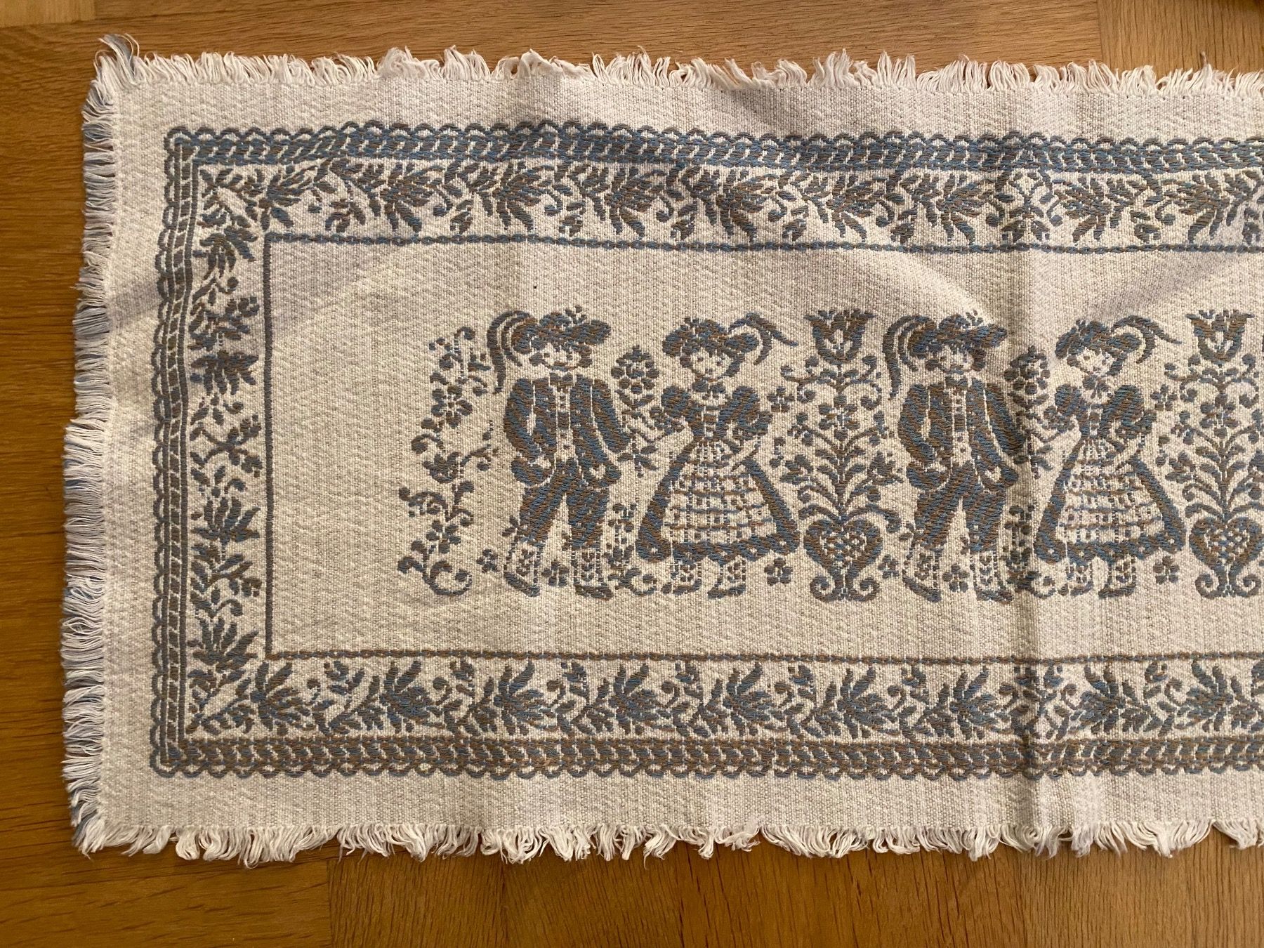 Kissen: Set coussins et napperon – Gebraucht aus Biel/Bienne von mymou12 1