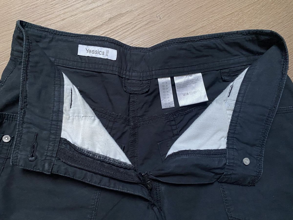 C&A Pantaloni: Schwarze Shorts Marke C&A Grösse 34 – Usato da Winkel venduto da Flyhy2020 6