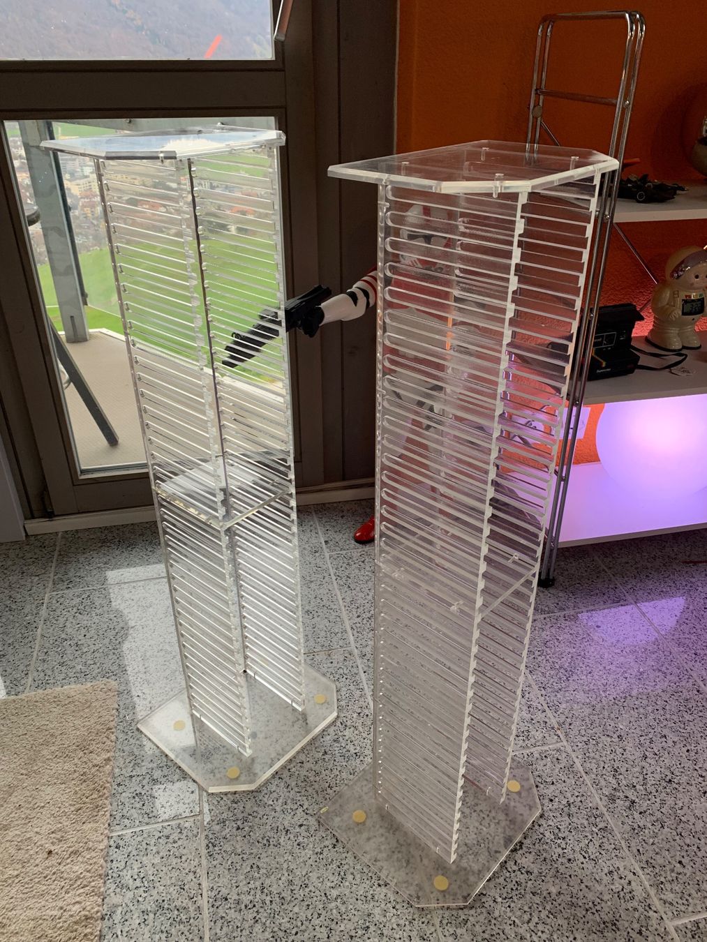 Racks & Ständer: 2× Plexiglas CD-Tower 80er/90er – transparenter CD Ständer – Gebraucht aus Stans von Bridges_Vintage 2