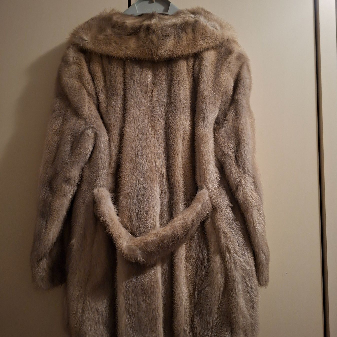 Giacche: Edle Nerz Jacke beige – Usato da Wil SG venduto da Paco.2222 1