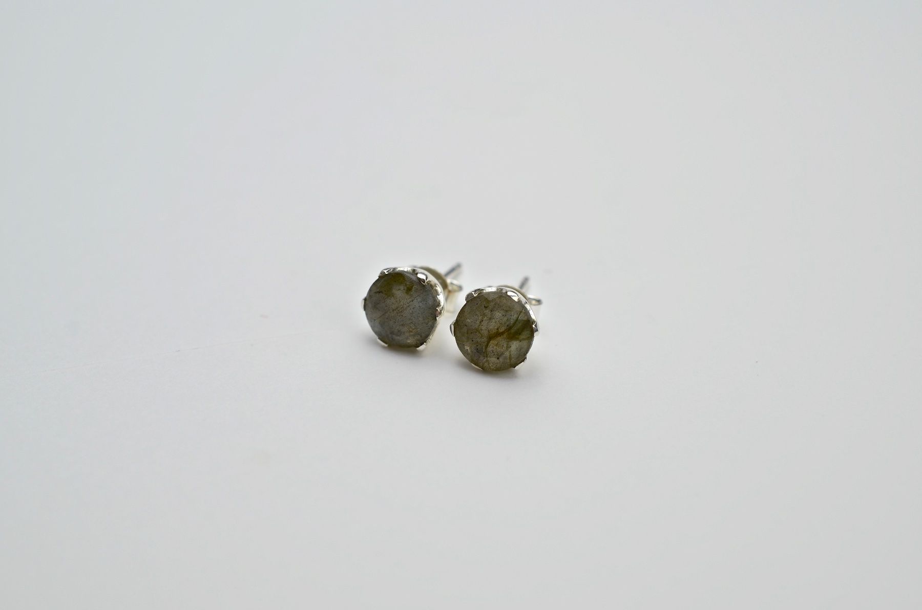 Ohrringe & -stecker: Ohrstecker Labradorit & Silber 925 (13527) – Neu und originalverpackt aus Effretikon von Joiarte 1