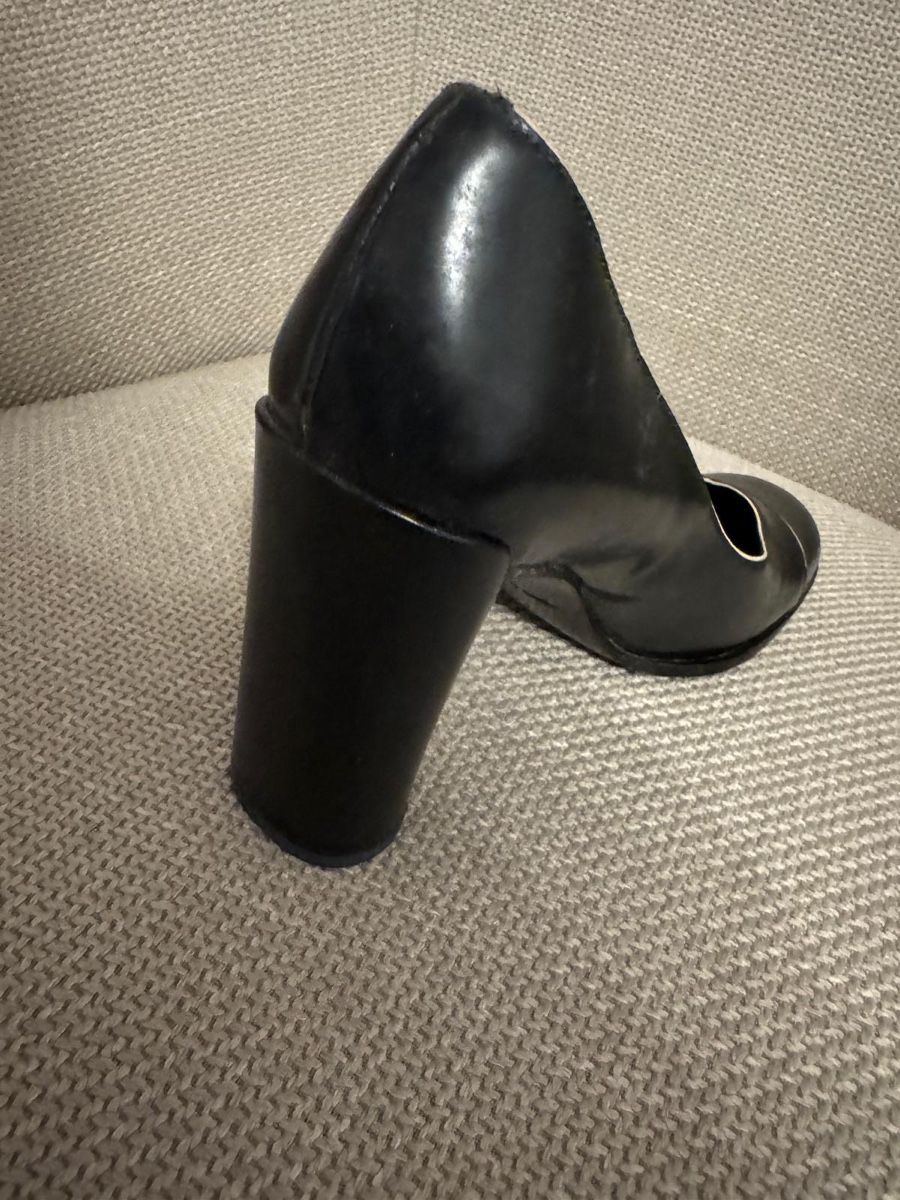 Prada Scarpe da donna: Prada Leather Block Heel Pumps - Size 35 Black – Usato da Zürich venduto da salifali 2