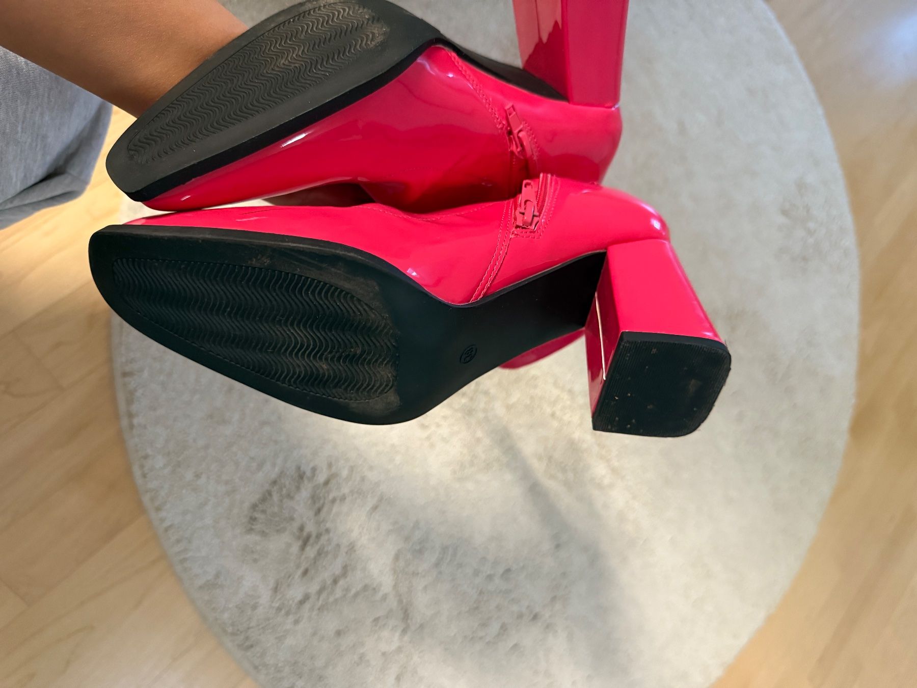 Scarpe da donna: Stylische pinke Lack-Stiefeletten Gr. 37 – Nuovo (secondo la descrizione) da Bolligen venduto da arg_v256 1