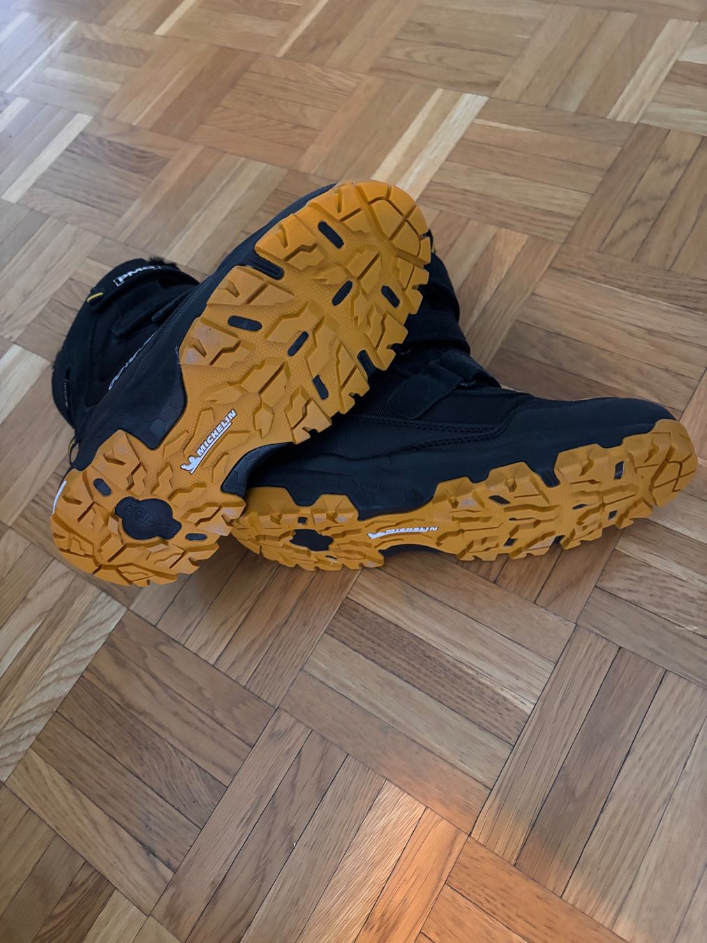 Scarpe per ragazzi: New Snow Boots, size 34 – Nuovo (secondo la descrizione) da Veyrier venduto da MargaritaR 1
