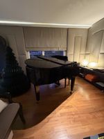 Schwarzer Yamaha silent Flügel, mit Sitz, Top Zustand,