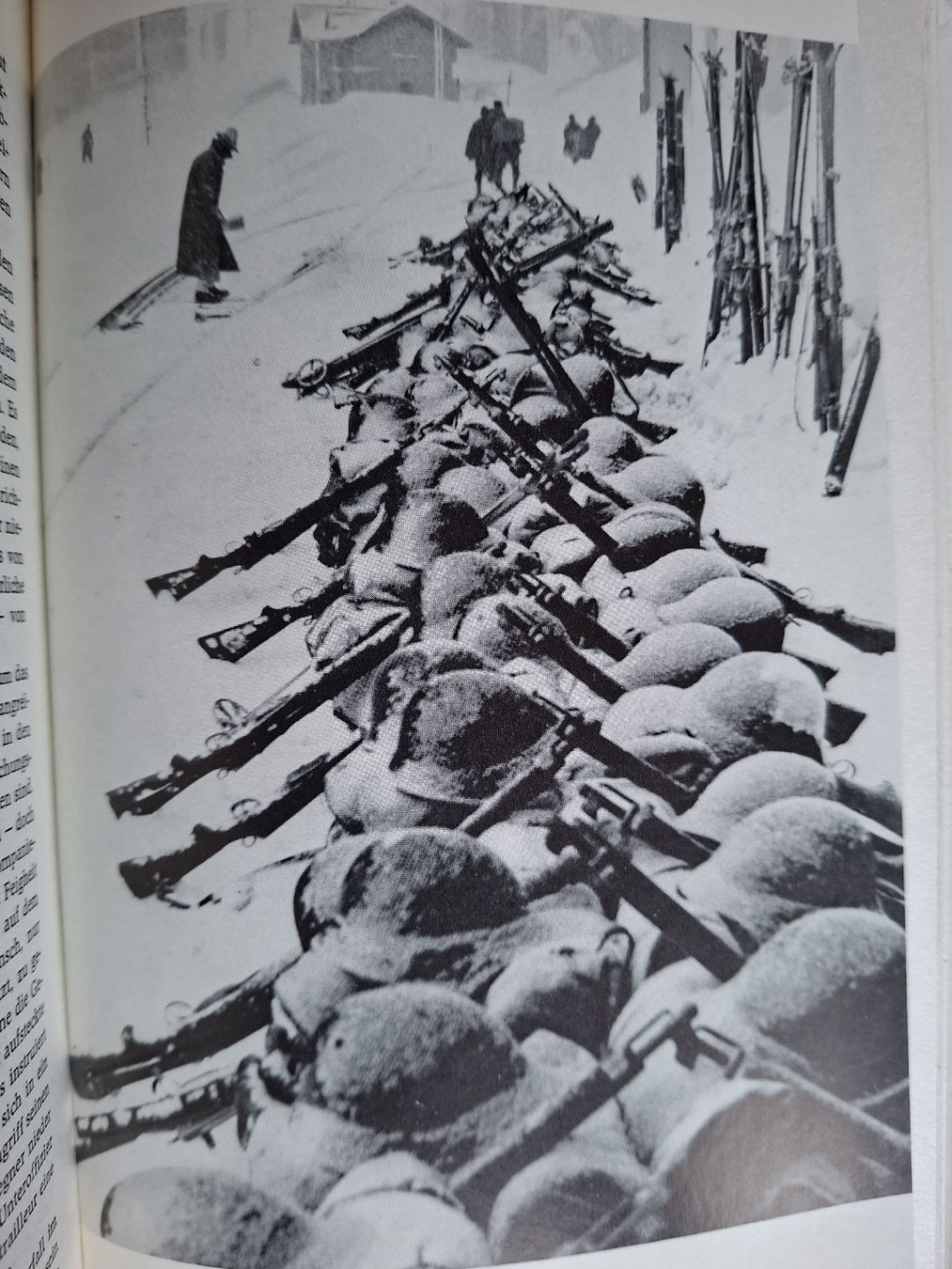 Libri: Schweizer Armee Militär Buch 1959  – Usato da Schwanden Sigrisw venduto da cadieux71 8