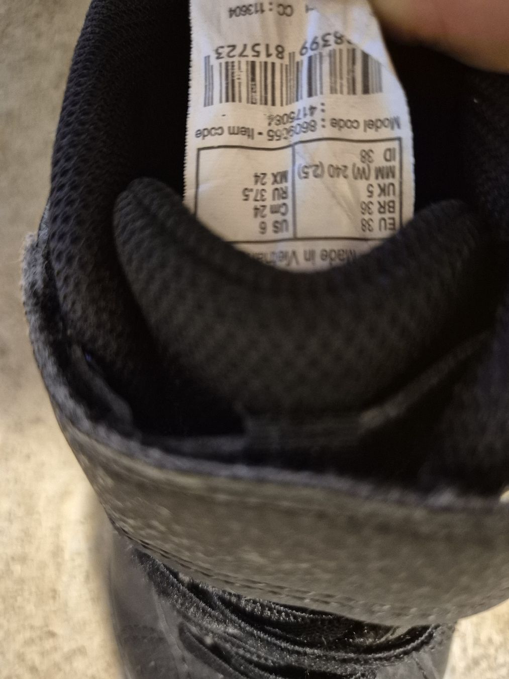 Decathlon Chaussures garçon: Hallenschuhe – D'occasion à Oberkulm par Heckenrose20 1