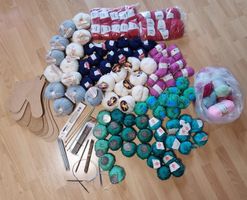 Grosses Woll+Garn Paket (103 stück) mit verschiedenen Nadeln