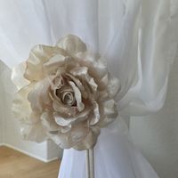 Vorhang-Halterung Rose beige  mit Klammer 