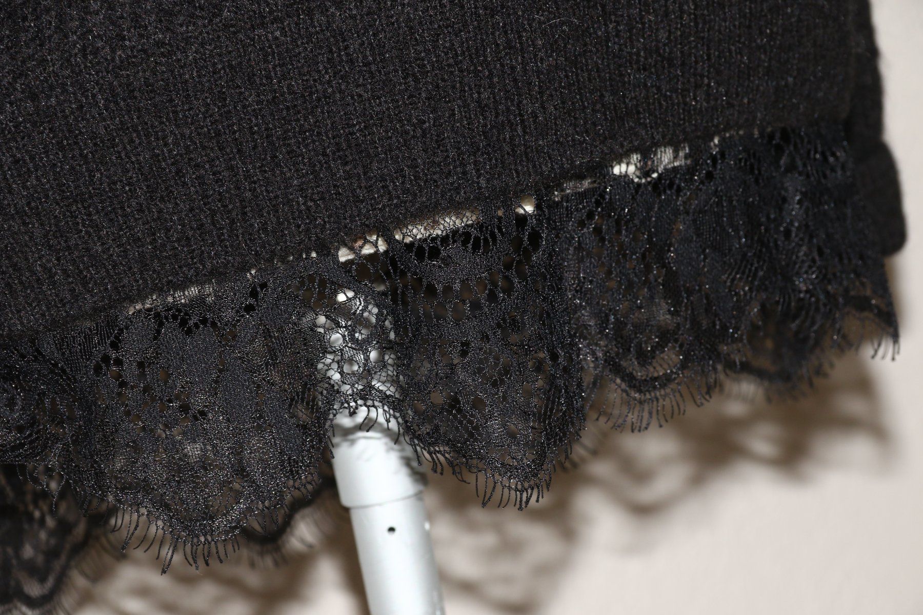 Maglioni & Felpe: Wunderschöner Pullover mit Spitze eher Gr.M  NEU – Nuovo (secondo la descrizione) da Oberwil-Lieli venduto da Svetlana28 4