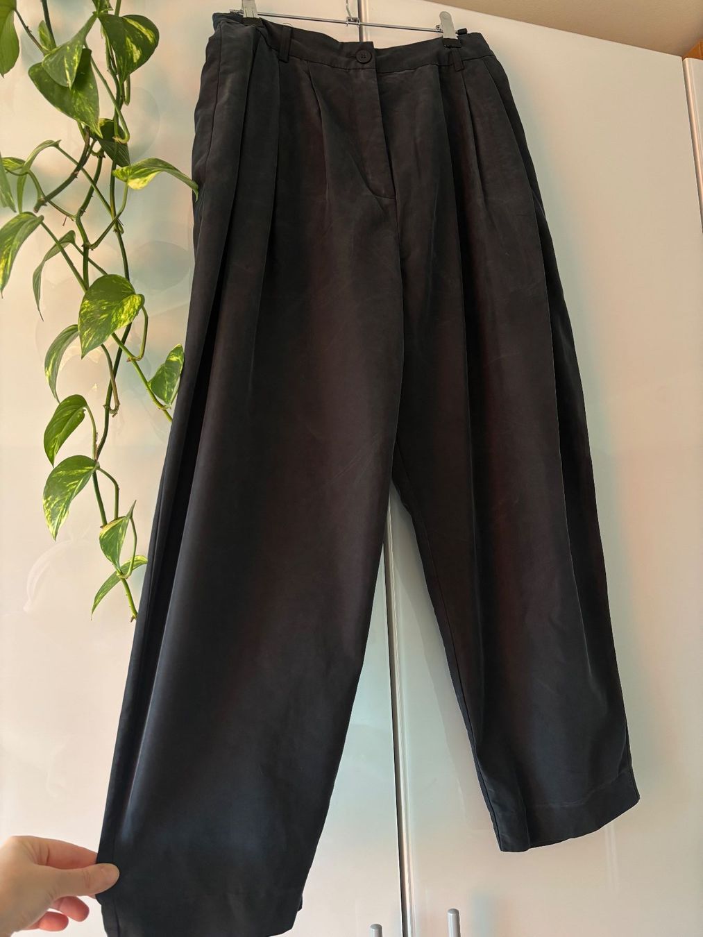 Weekday Pantaloni: WEEKDAY "MILLY PLEAT TROUSERS" Hose Gr. 40 – Usato da Zürich venduto da missmodernage 1