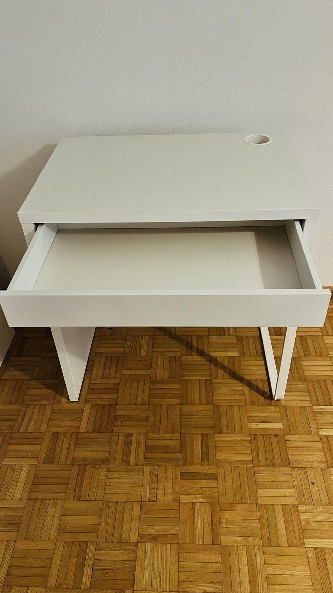 Scrivanie: Ikea Micke Schreibtisch – Usato da Basel venduto da Nikitan 1