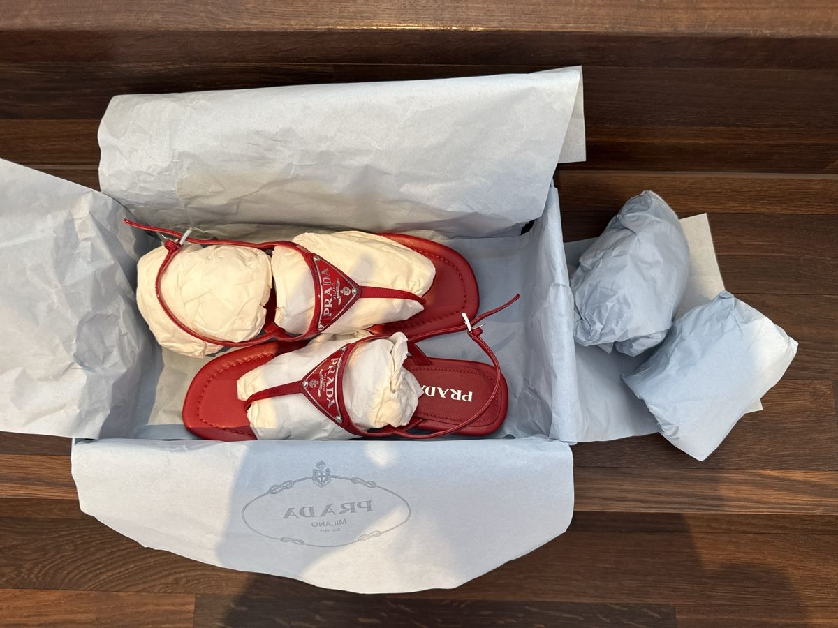 Prada Scarpe da donna: Prada Sandalen rot Lackleder Grösse 37 – Usato da Adliswil venduto da mun_k9pf 2