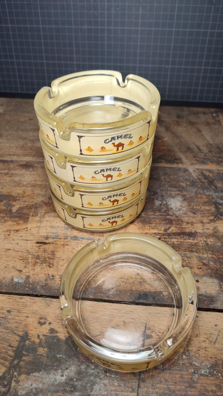 Portacenere: Wunderschöner alter kleiner CAMEL ASCHENBECHER 1stk Preis – Usato da Gelterkinden venduto da MYSTOREFORYOU4460 2