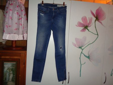 Coole Diesel-Jeans  mit Reissverschluss am Bein