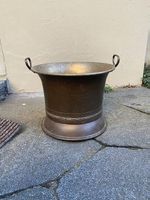 Alter Kupfer-Kessel mit Griffen