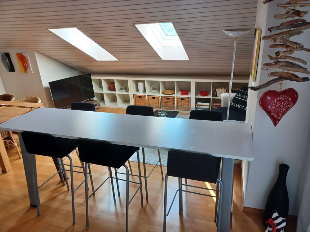Bar-Tisch oder Stehtisch mit 6 Barhocker | Kaufen auf Ricardo