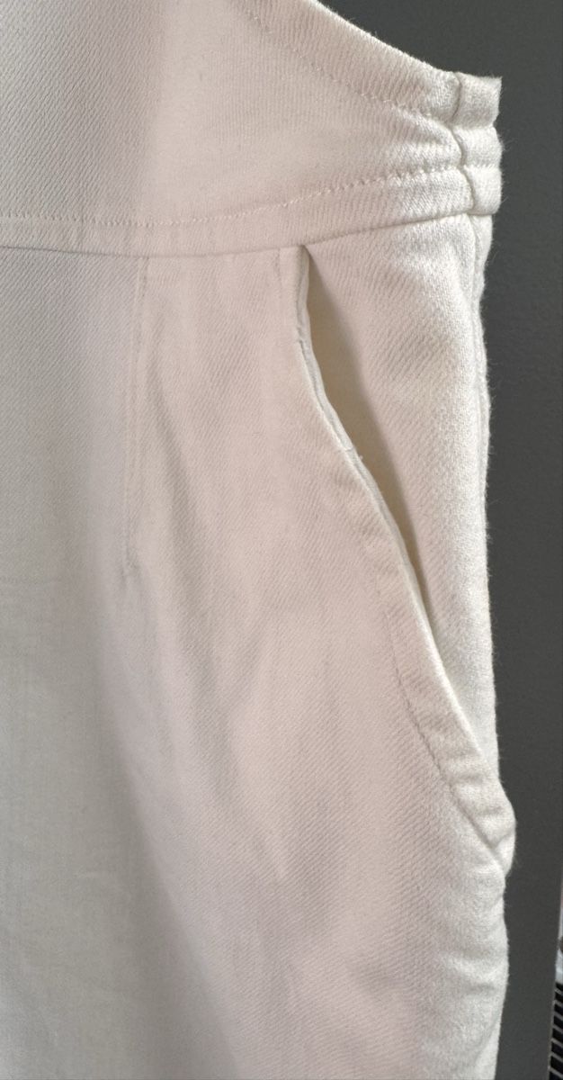 H&M Vestiti: Robe salopette T40 – Usato da Rolle venduto da julia_f_d 2