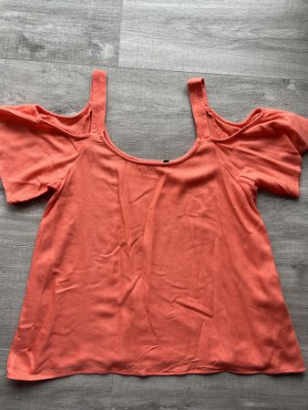 T-Shirt only