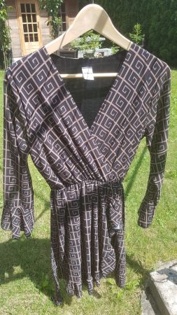 Robe col en V taille XS marque Zebra brun et noir