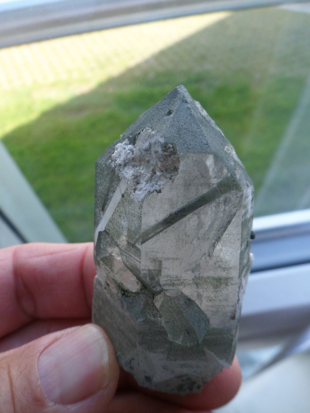 Minerali & Pietre curative: Bergkristall, Anhydritholnadel, Schweiz, Selten – Usato da Affoltern am Albis venduto da Fossil60