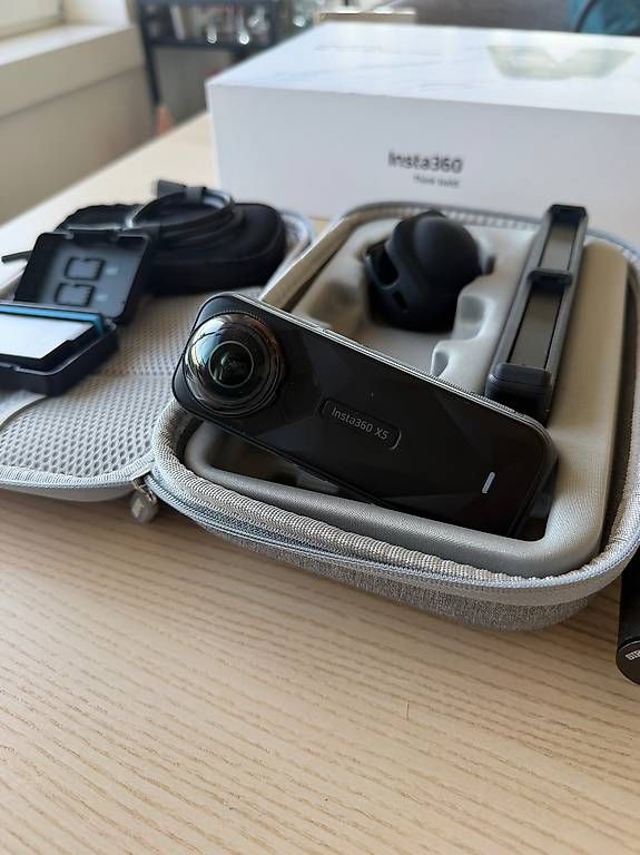 Action Cam: Insta360 X5 8K 360 Action Cam  Essentials Bundle – Usato da Schlieren venduto da LouSparkle 3