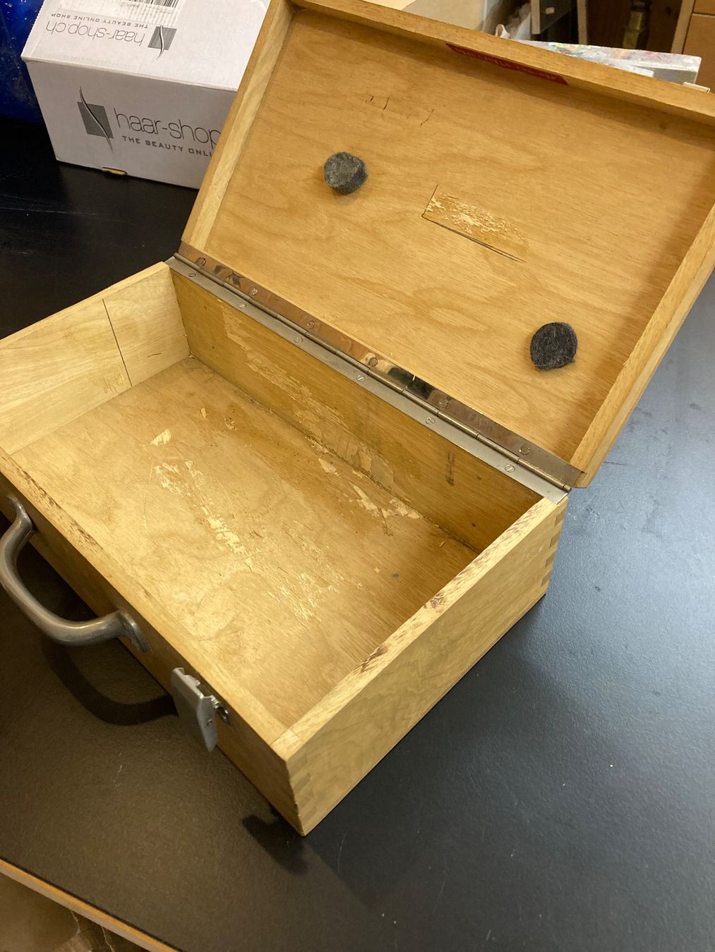 Autres décorations & accessoires: Holzkoffer – D'occasion à Erlenbach ZH par Erlen 1