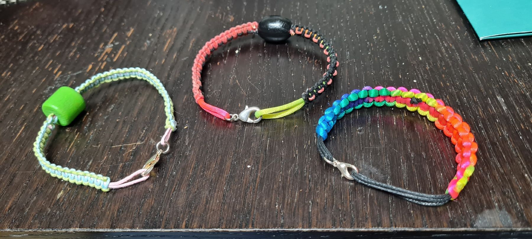 Bracciali & Braccialetti: 3 Stk. Armbänder oder Fussbänder. – Nuovo (secondo la descrizione) da Zürich venduto da dav_n8m7 1