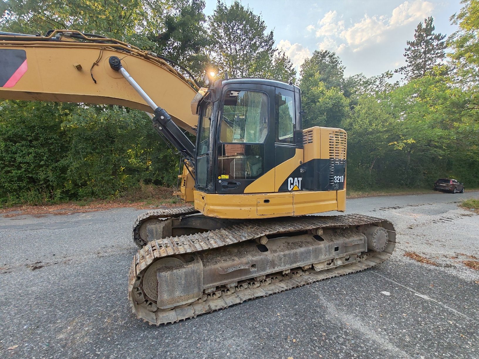 Caterpillar Escavatori: Caterpillar 321 LCR Kettenbagger – Usato da Erschwil venduto da rmr_hq7l 1