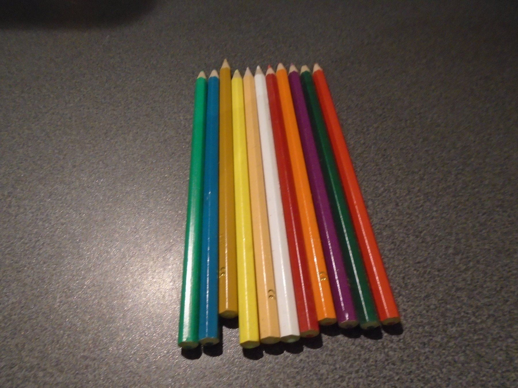 Crayons, crayons de couleur & craies: Farbstift / Farbstifte 11 Stück – D'occasion à Zürich par Motzkuh