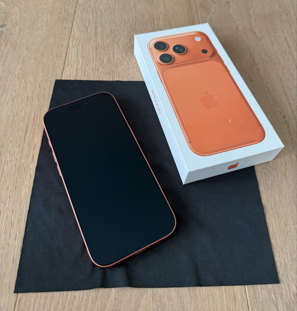 Apple Portables: iPhone 17 Pro – D'occasion à Rotkreuz par Nyny
