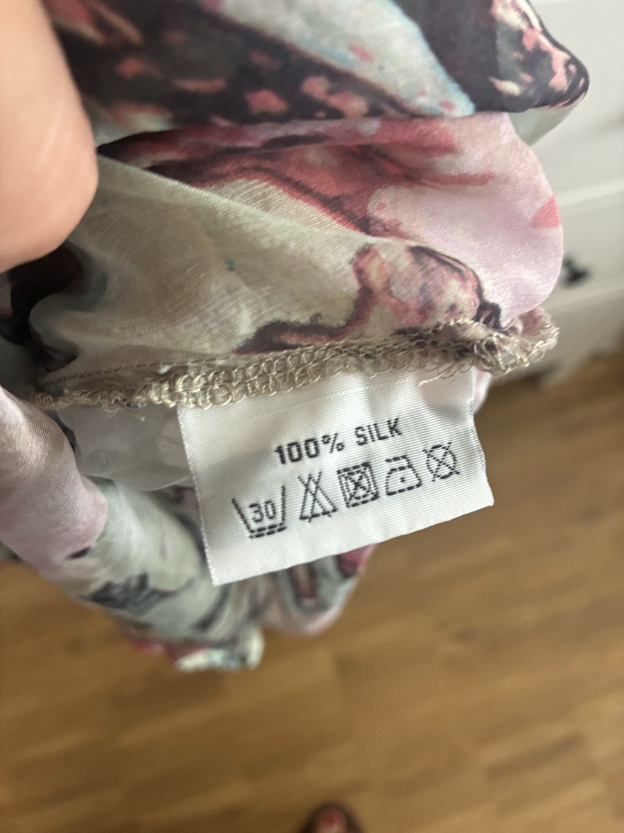 Nile Tuniche: Damen Bluse NILE 100%  Seide Blumenmuster – Usato da Luzern venduto da Elvan 3
