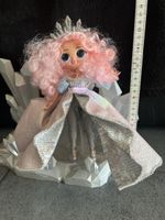 LOL Surprise Snow Queen Doll mit glitzernden Kristallen Deko