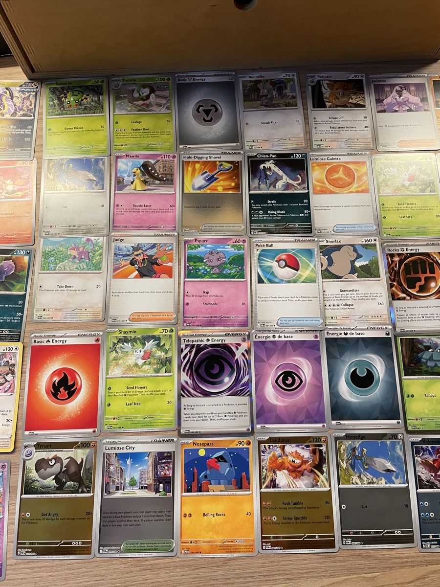 Pokémon Carte collezionabili: 100 cartes Pokémon!! – Usato da Rolle venduto da abbesses 5