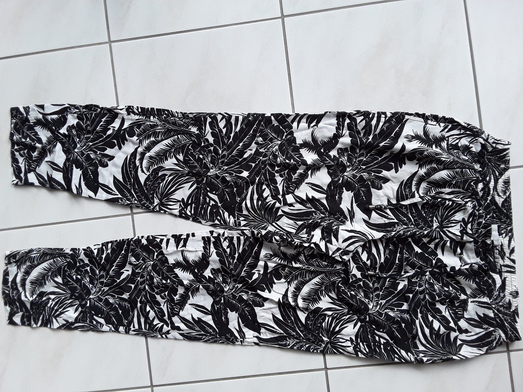 Maddison Hosen: MADDISON Hosen Gr. 38 Neu.39.00 – Gebraucht aus Heimberg von Samprof