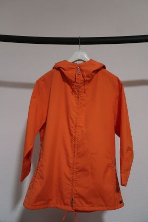 Leichte Jacke Orange mit Kapuze – Gr. S – guter Zustand