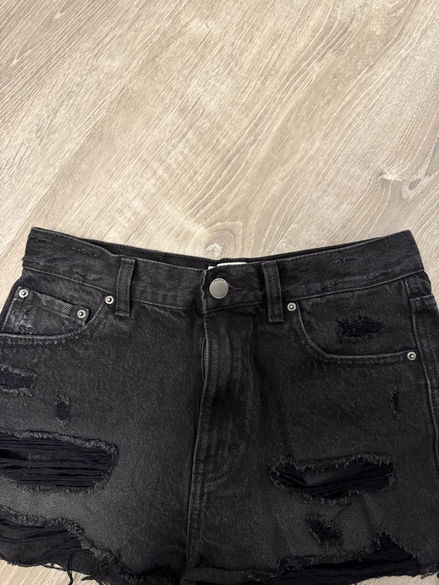 Pull&Bear Jeans: Pull&Bear Jeansshorts schwarz Grösse 36 – Neuf (Voir description) à Frauenfeld par sharonhabrik 2
