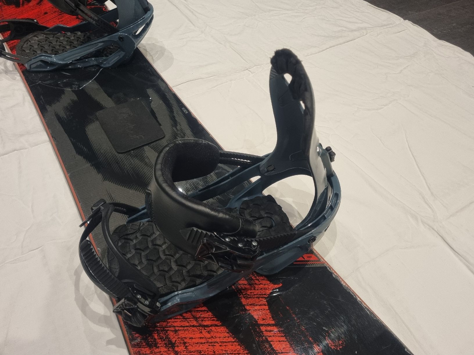 Snowboard Nitro Board: Nitro Pantera 165 Snowboard neue Salomon Bindung Freeride – Usato da Wünnewil venduto da Utan8 2